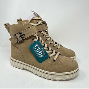 Cliffs By White Mountain Shoes Gordon Women Lug Sole Bootie Size 11